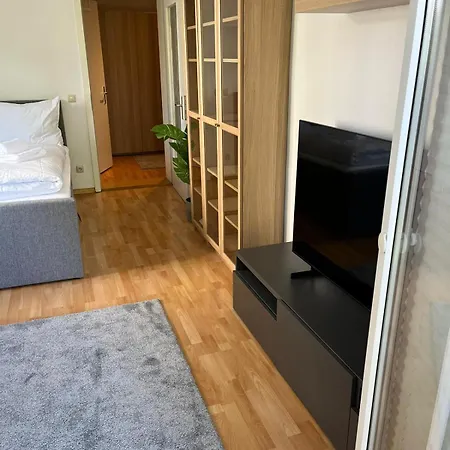 Leuben - Stylisch - Balkon - Kueche Apartment