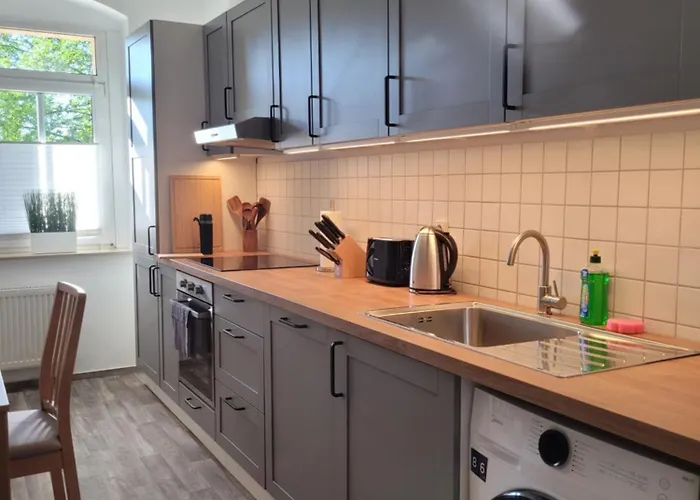 Leuben - Stylisch - Balkon - Kueche Apartment Dresden