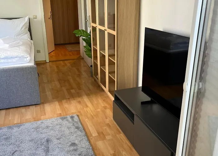 Leuben - Stylisch - Balkon - Kueche Apartment