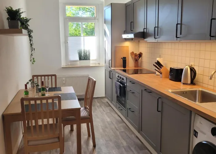 Leuben - Stylisch - Balkon - Kueche *