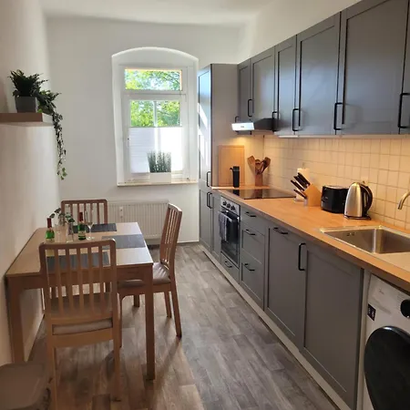 Leuben - Stylisch - Balkon - Kueche *